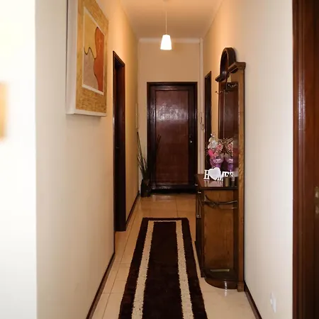 Eucalyptus Pink House Covelo (Porto)