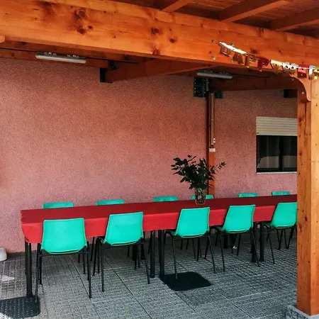 Сasa de vacaciones Eucalyptus Pink House *