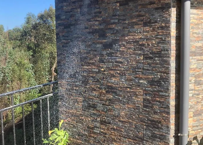 Eucalyptus Pink House Covelo (Porto)