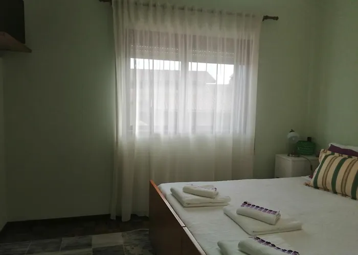 Semesterbostad Eucalyptus Pink House *