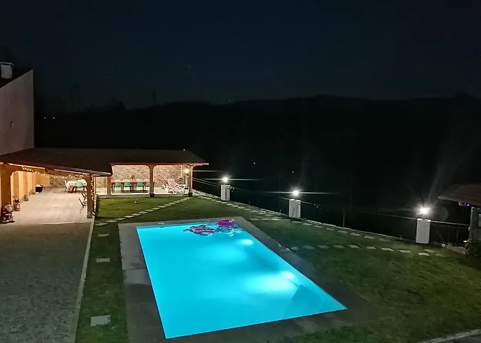 Eucalyptus Pink House * Covelo (Porto)