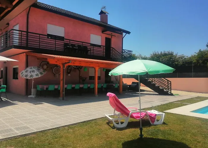 別荘 Eucalyptus Pink House Covelo (Porto)