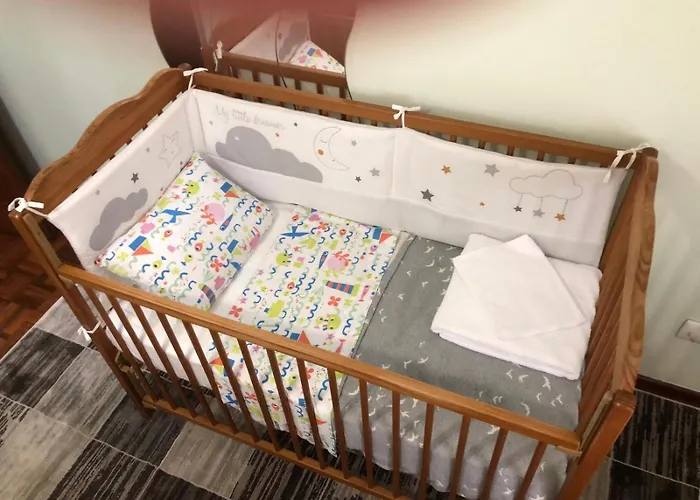 Semesterbostad Eucalyptus Pink House